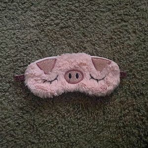 I am selling a pig sleep mask
